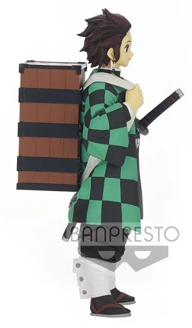 Demon Slayer: Kimetsu no Yaiba Vol.18 Tanjiro Kamado